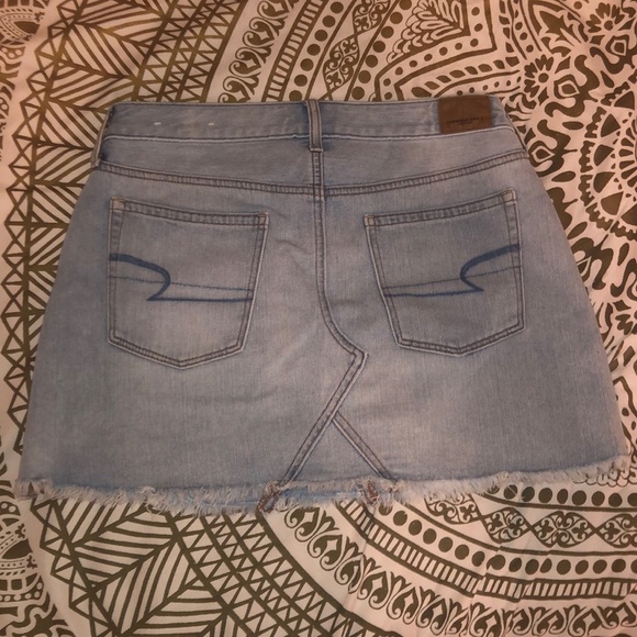 American Eagle Light Wash Skirt - Picture 2 of 2